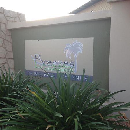 Breezes Apartments Бруум Екстериор снимка
