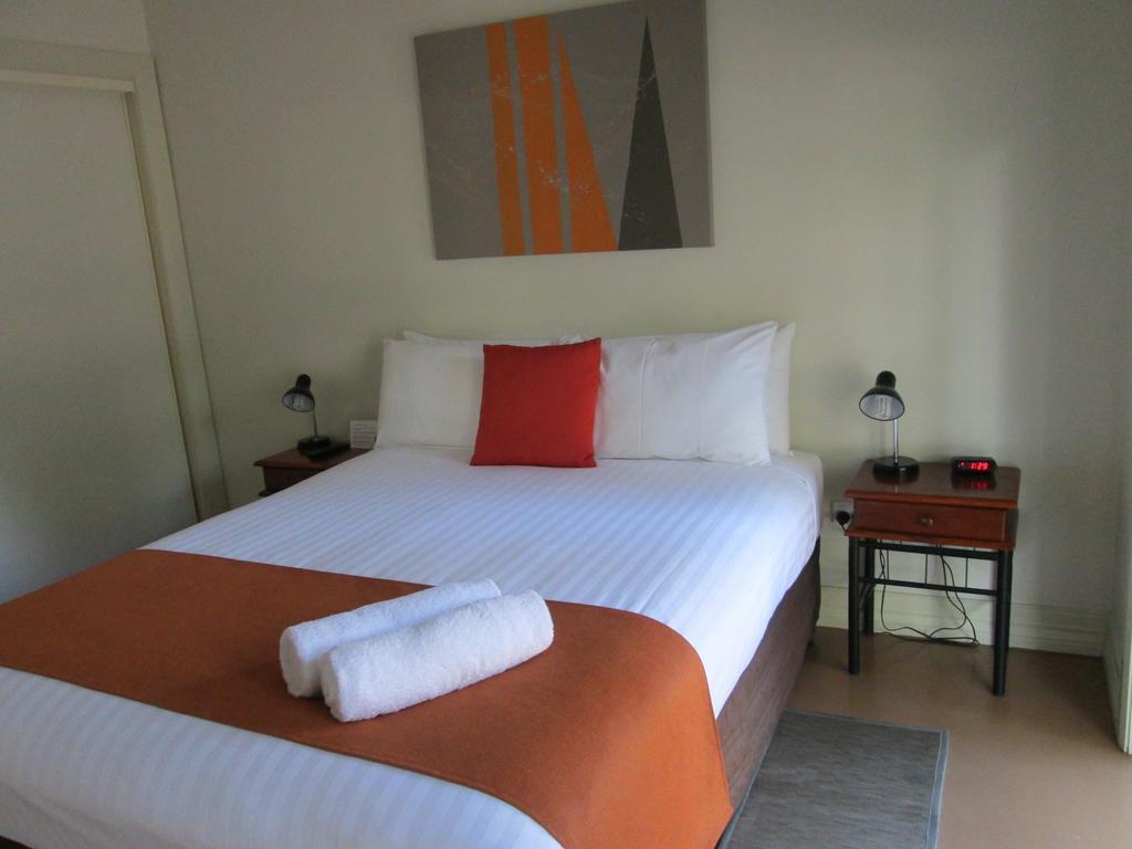 Breezes Apartments Бруум Стая снимка